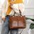 Retro tilava nahkainen crossbody-laukku