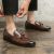 Miesten tupsulliset slip-on-kengät